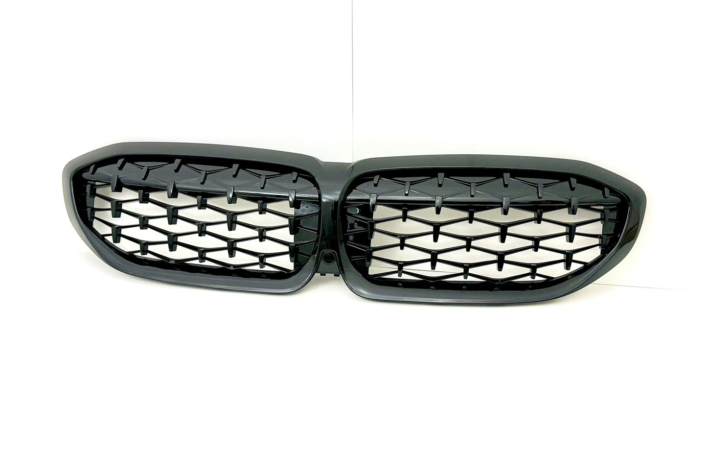 G20 Diamond Kidney Grille Set - Gloss Black