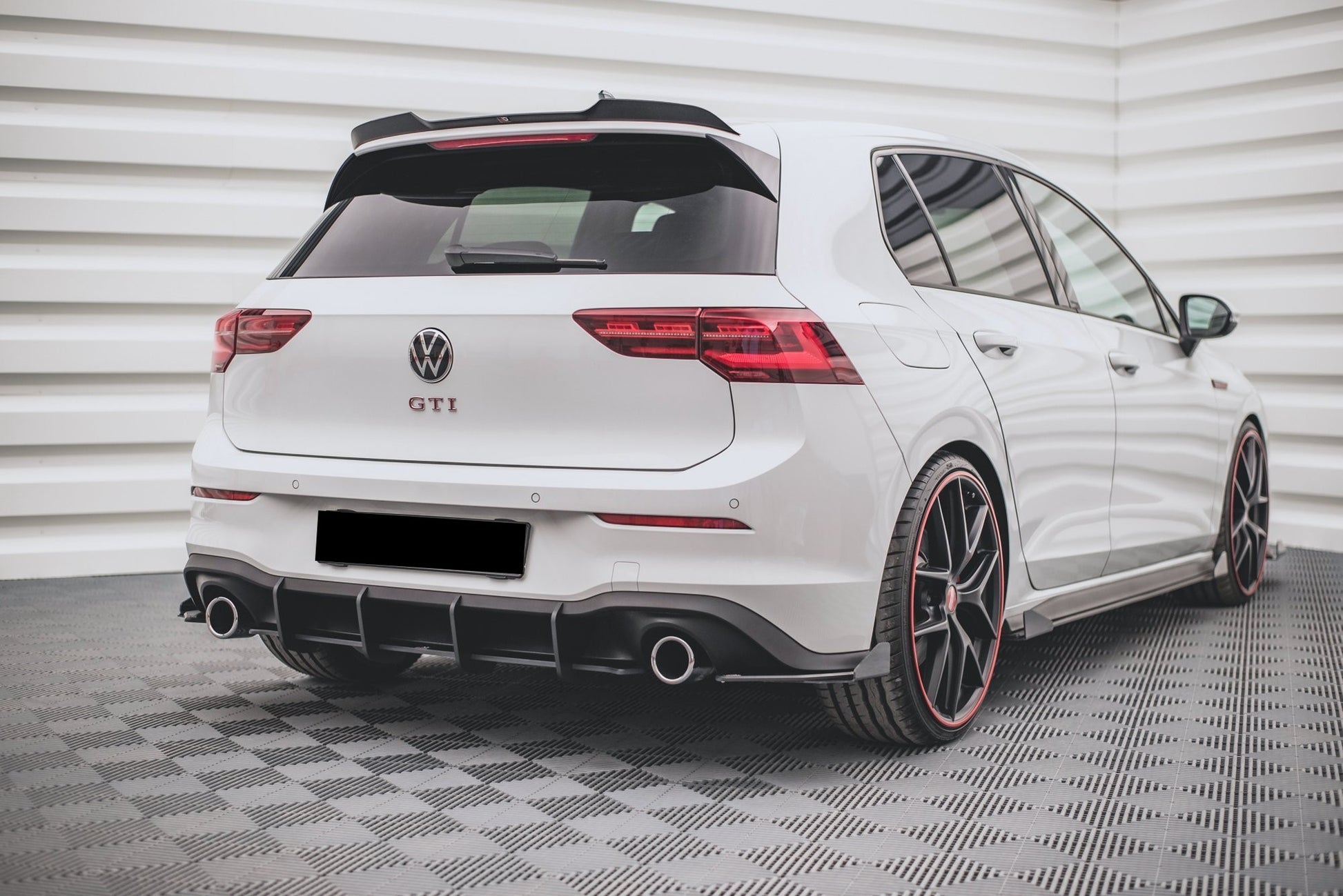 VW GOLF 8 GTI GLOSS BLACK MAXTON DIFFUSER