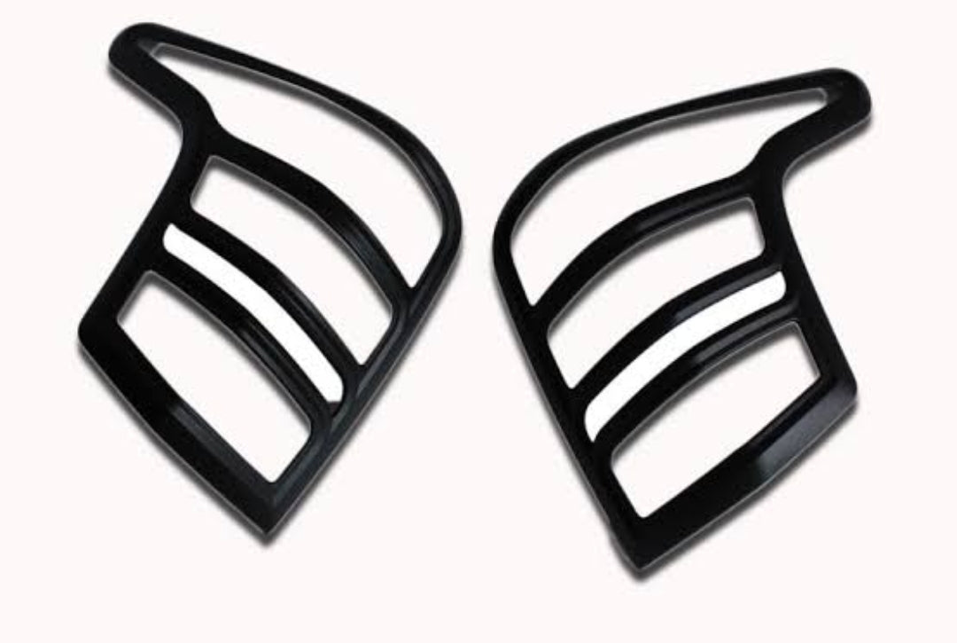 Mitsubishi Triton tail light trim 2015-2018